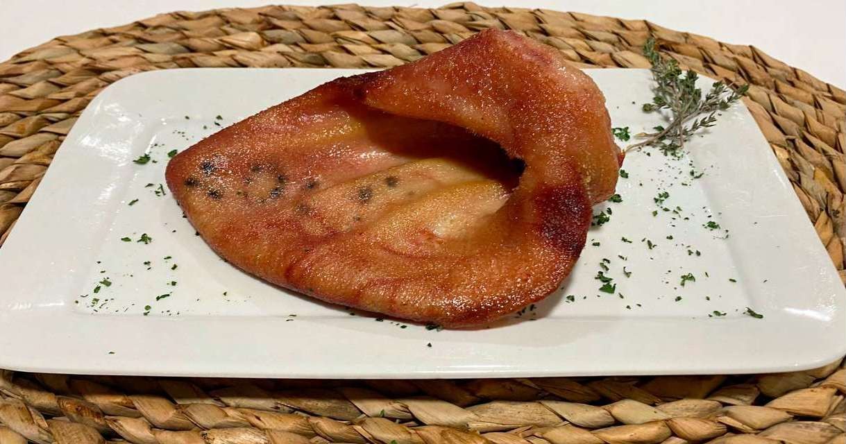 Oreja cocida entera