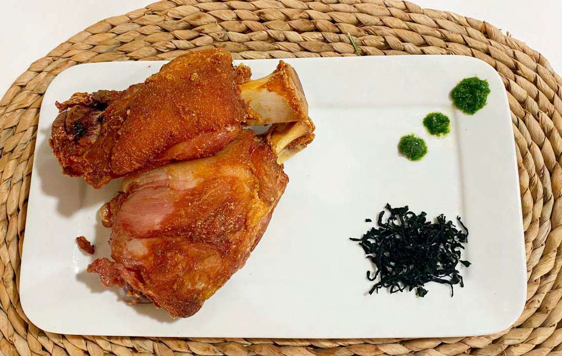 Codillo de cerdo cocido